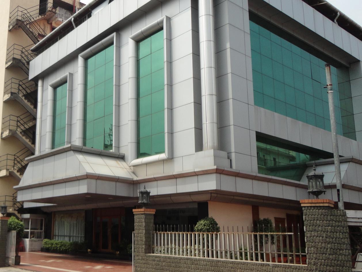 Grand Seasons Hotell Kochi Exteriör bild