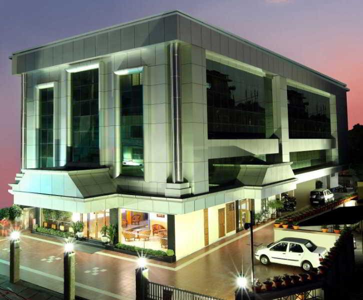 Grand Seasons Hotell Kochi Exteriör bild