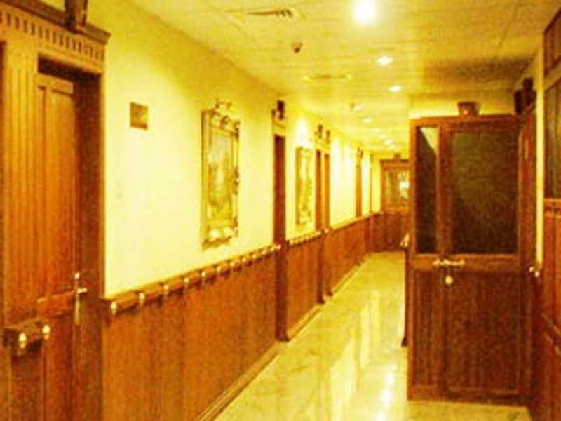 Grand Seasons Hotell Kochi Exteriör bild