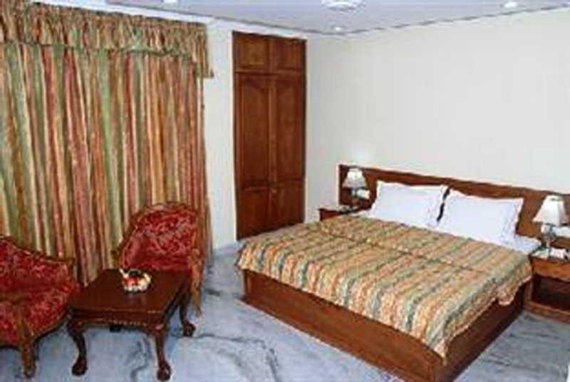 Grand Seasons Hotell Kochi Exteriör bild